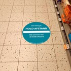 Butikstilbud - Skilte - Hold Afstand 3x 2 skilte