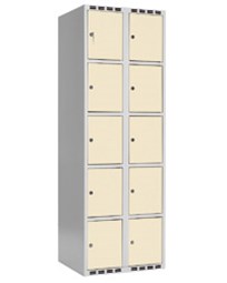 Omklædningsskab beige med 10 døre. Hasp
