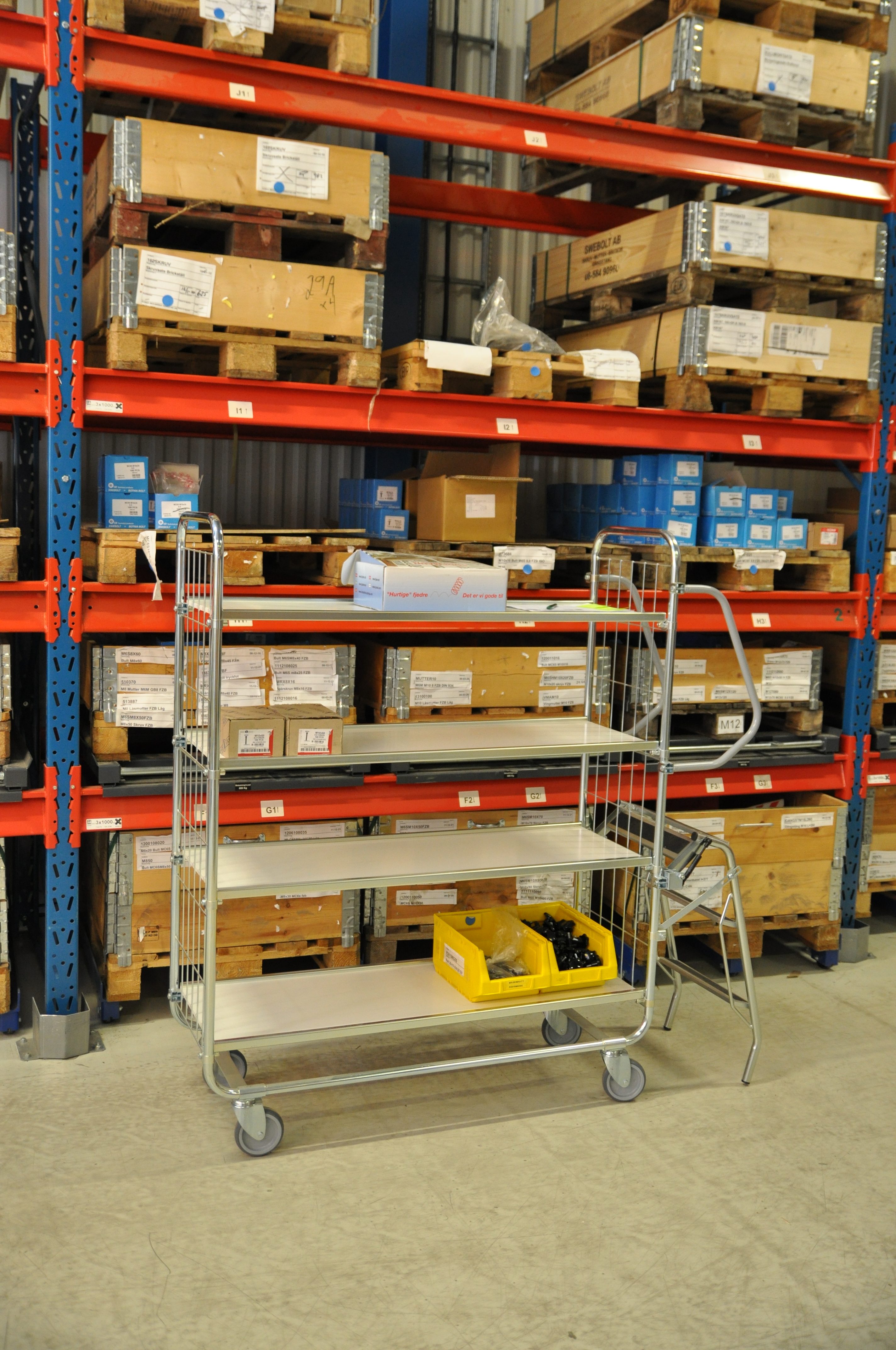 Hyldevogn m 4 indstillige hylder og håndtag Large