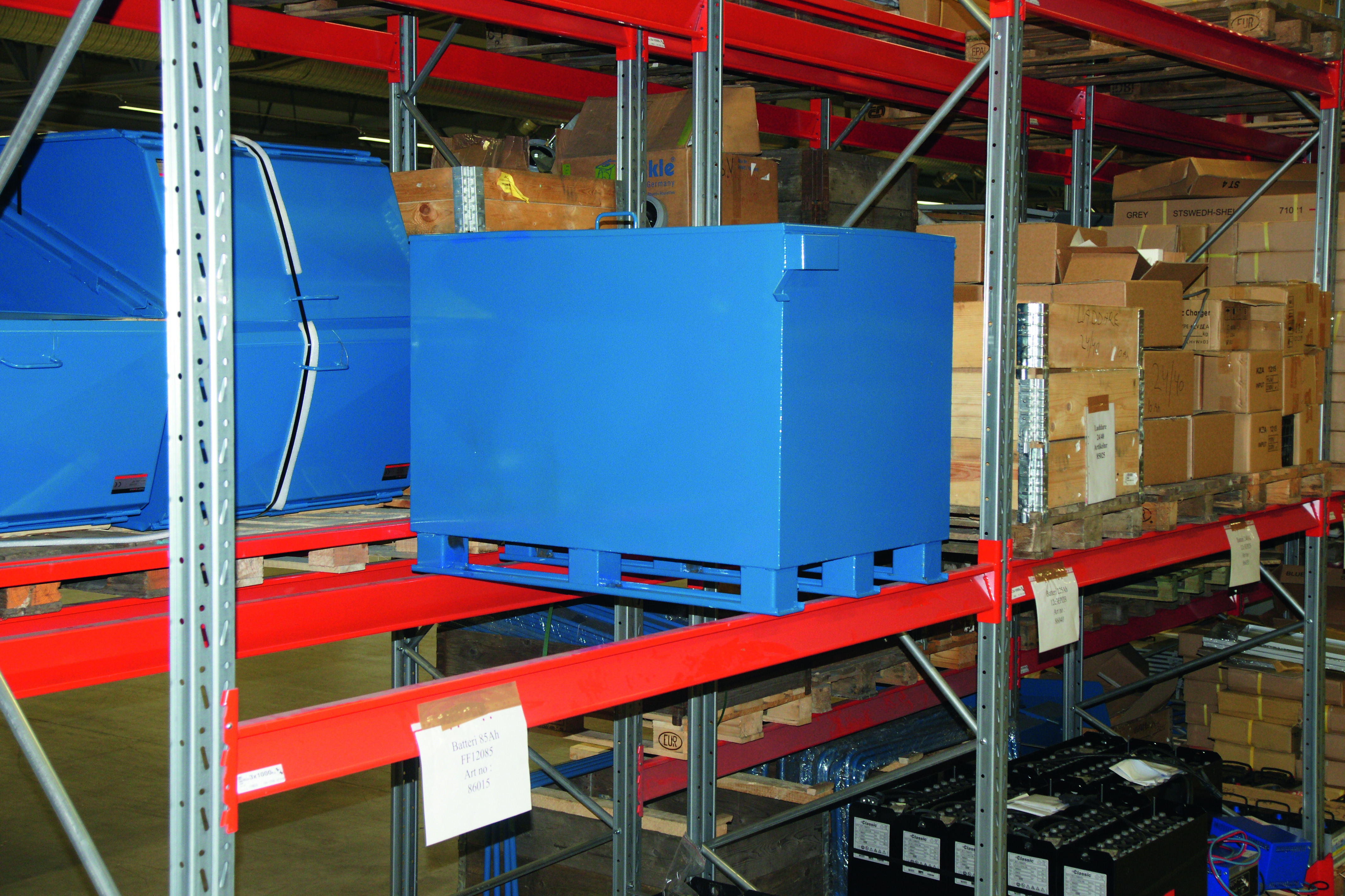 Værktøjs Container 700 Liter m. lås. max. 2000 kg.