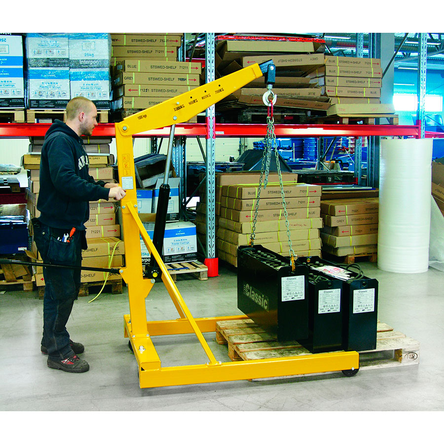 Værksteds kran: max.1000kg / højde 2,2m.